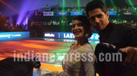 A Gentleman: Sidharth Malhotra, Jacqueline Fernandez attend Pro Kabaddi League on Independence Day, sing the National Anthem. See photos, video