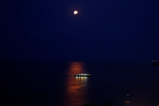 lunar eclipse, partial lunar eclipse, lunar eclipse india, full moon, what is lunar eclipse, lunar eclipse pictures, watch lunar eclipse, lunar eclipse kolkata, penumbral eclipse, moon, earth, sun, science news