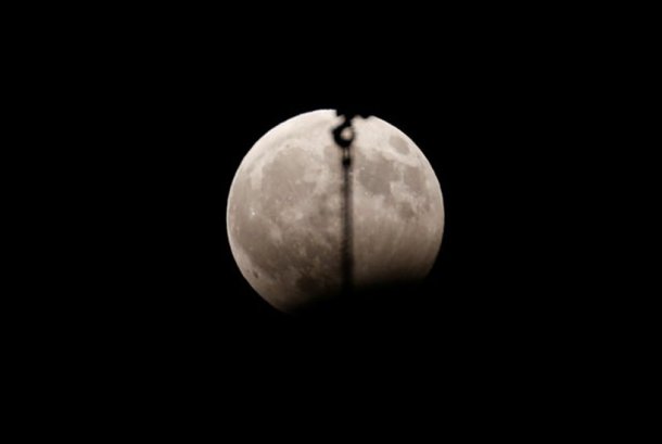 lunar eclipse, partial lunar eclipse, lunar eclipse india, full moon, what is lunar eclipse, lunar eclipse pictures, watch lunar eclipse, lunar eclipse kolkata, penumbral eclipse, moon, earth, sun, science news
