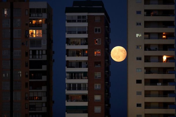 lunar eclipse, partial lunar eclipse, lunar eclipse india, full moon, what is lunar eclipse, lunar eclipse pictures, watch lunar eclipse, lunar eclipse kolkata, penumbral eclipse, moon, earth, sun, science news