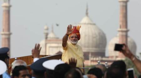 Na goli se, na gaali se: Embrace Kashmir, says PM Narendra Modi in Independence Day speech