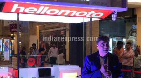 Motorola goes offline with 50 exclusive Moto Hubs in India