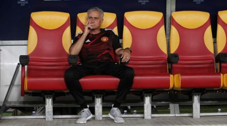 Manchester United under no pressure to complete fourth signing, says Jose Mourinho
