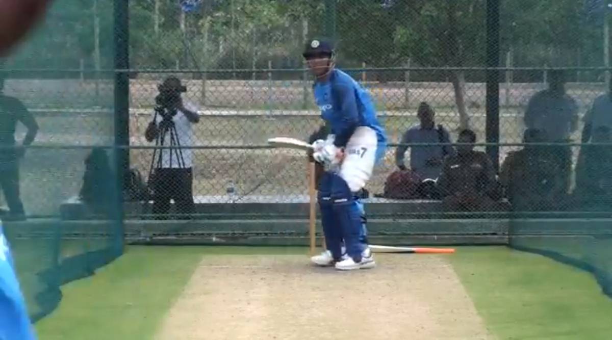 India vs Sri Lanka, MS Dhoni, Virat Kohli, sports news, cricket, Indian Express