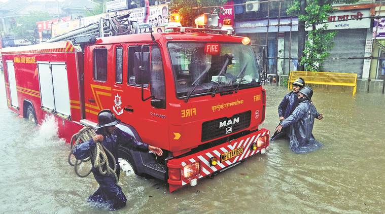mumbai rains, mumbai heavy rains, mumbai weather, mumbai floods, water logging mumbai, mumbai rainfall, mumbai, mumbai schools, mumbai electricity, BMC
