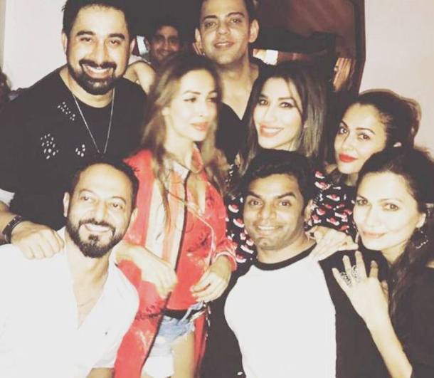 neha dhupia birthday, karan johar, neha dhupia karan johar, neha dhupia party, varun dhawan, malaika khan, amrita arora, manish malhotra, nikhil chinappa, ranvijay singha, sophie choudhary