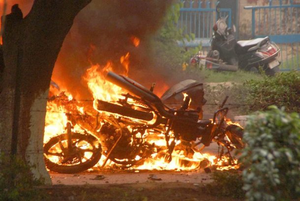 gurmeet ram rahim singh conviction, gurmeet ram rahim singh, panchkula violence, dera followers violence, dera supporters violence, dera sacha sauda, violent clashes, panchkula, punjab, haryana, sirsa, photos,panchkula violence photos, indian express news