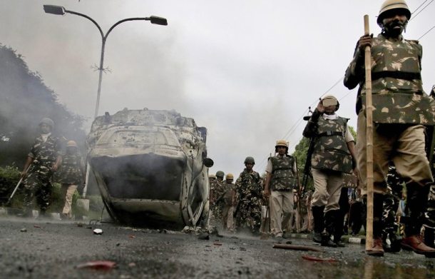 gurmeet ram rahim singh conviction, gurmeet ram rahim singh, panchkula violence, dera followers violence, dera supporters violence, dera sacha sauda, violent clashes, panchkula, punjab, haryana, sirsa, photos,panchkula violence photos, indian express news