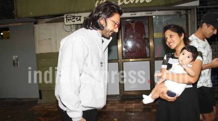 Ranveer Singh’s cute moment with this toddler is the best thing you will see today