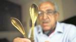 A veteran relives war, dipping into rare artefacts from conflict zone