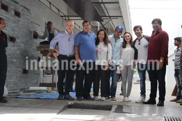 Varun Dhawan, Anupam Kher, David Dhawan, varun dhawan pics, anupam kher pics