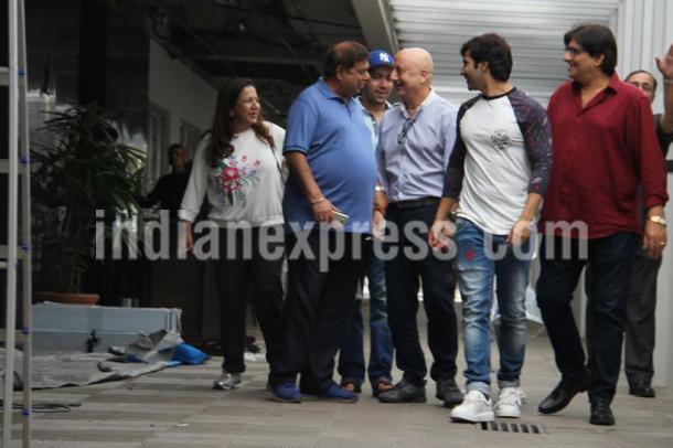 Varun Dhawan, Anupam Kher, David Dhawan, varun dhawan pics, anupam kher pics