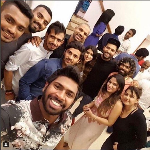 Lasith Malinga hosts India and Sri Lanka team members for dinner, see pics