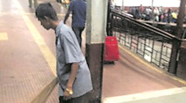 Mumbai railway station, Mumbai railway station cleanliness, Mumbai railway station cleaning staff, Dadar station, indian express news