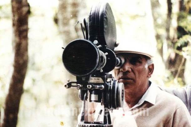 On Yash Chopra's 85th birth anniversary, here are some unseen pictures of the iconic filmmaker