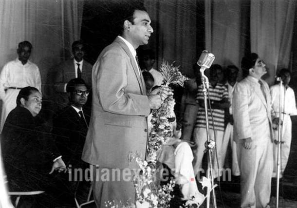 On Yash Chopra's 85th birth anniversary, here are some unseen pictures of the iconic filmmaker
