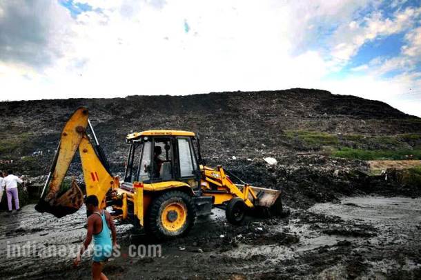 ghazipur news, ghazipur, gazipur delhi, ghazipur landfill pics, garbage dump gazipur pics, ghazipur delhi landfill photos, gazipur landfill site images, ghazipur landfill site delhi, gazipur, ghazpur landfill, ghazipur dumping ground, gazipur news, gazipur delhi news, ghazipur garbage dump, landfill, indian express
