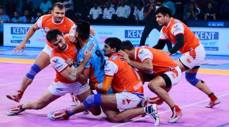 Pro Kabaddi 2017, Live Score, Haryana Steelers vs Telugu Titans: Haryana Steelers 6 - 10 Telugu Titans