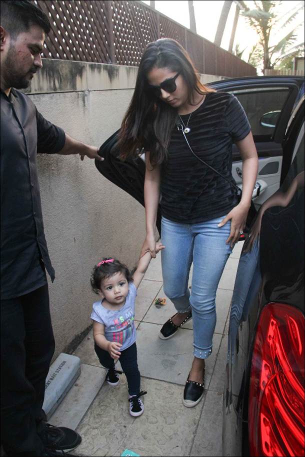 shahid kapoor instagram, shahid misha photos, misha cute photos, shahid misha mira photos, misha images