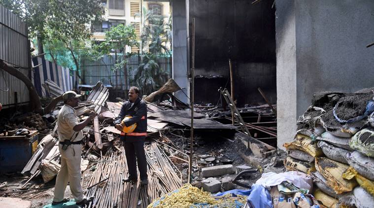 Juhu Fire, BMC, BMC on Juhu fire, Juhu food vendors, BMC on Juhu vendors, mumbai news, indian express news 