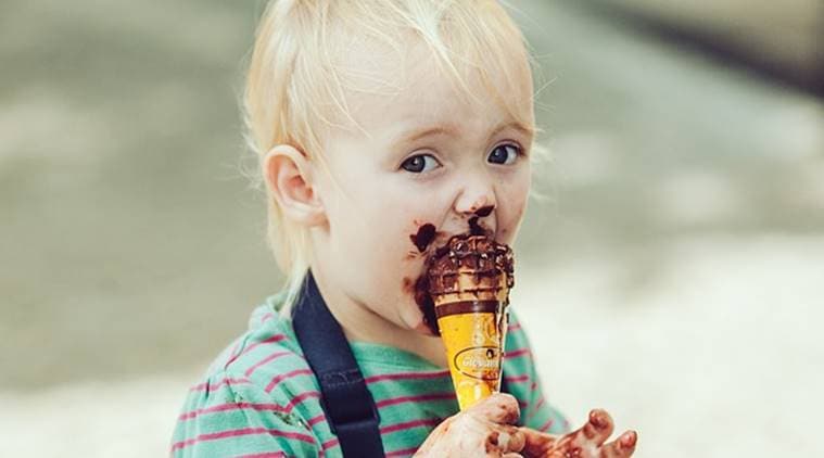 Children eating ice cream