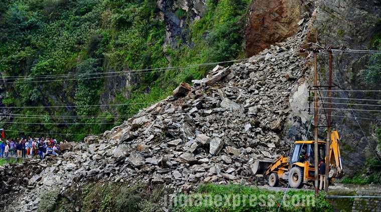 shimla landslide, landslide in shimla, himachal pradesh, chandigarh shimla highway, dhalli tunnel, himachal landslide, indian express