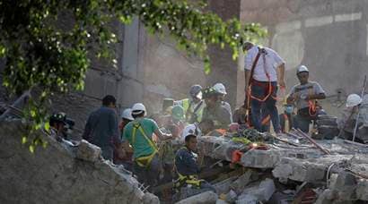 On anniversary of 1985 tremblor, Mexico shaken by 7.1 earthquake, hundreds dead