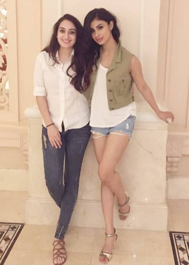 mouni roy, mouni roy srilanka, mouni roy vacations, mouni roy hot pictures, mouni roy instagram, mouni roy serial, mouni roy salman khan, salman khan, mouni roy akshay kumar, mouni roy gold