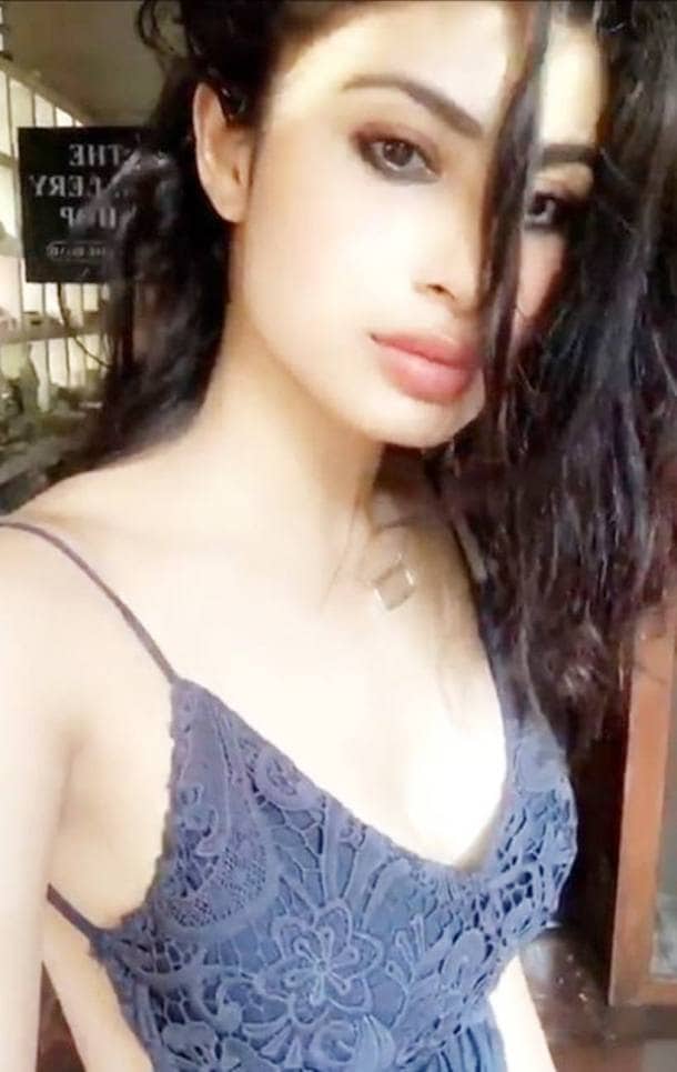 mouni roy, mouni roy srilanka, mouni roy vacations, mouni roy hot pictures, mouni roy instagram, mouni roy serial, mouni roy salman khan, salman khan, mouni roy akshay kumar, mouni roy gold