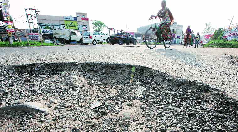 Panchkula, Panchkula potholed roads, Panchkula bad roads, Chandigarh News, Indian Express, Indian Express News
