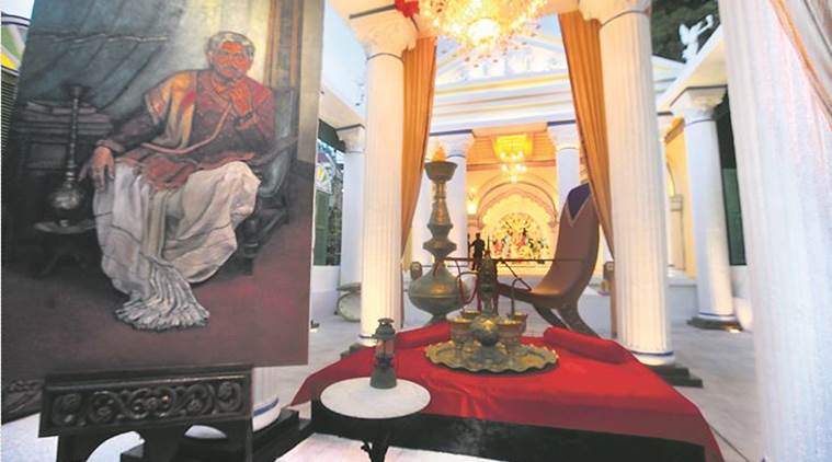  Kolkata, Durga Puja, Chakraberia Sarbojanin Durgotsav, babu culture, Chakraberia Sarbojanim Durga Puja, Indian Express