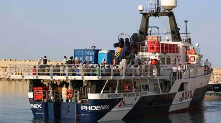 Ship that rescued migrants in Mediterranean to help Rohingya