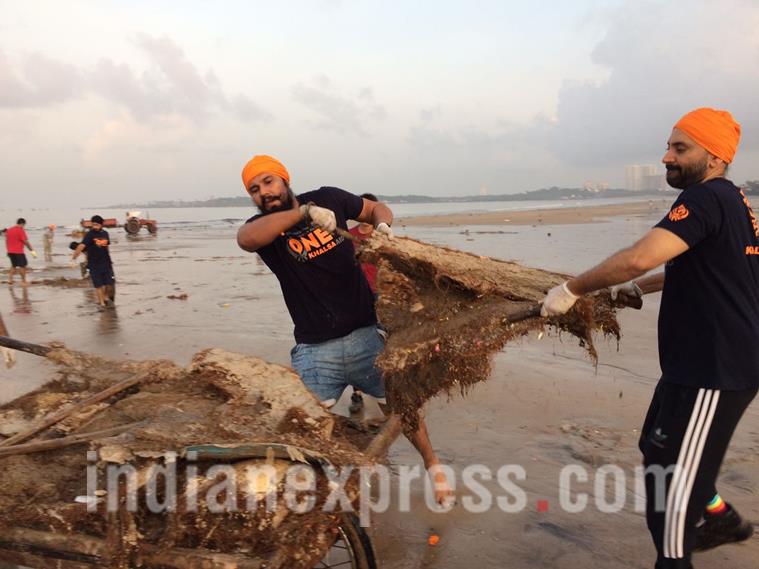 randeep hooda, beach clean up, randeep hooda beach clean up, randeep hooda beach clean up pics,