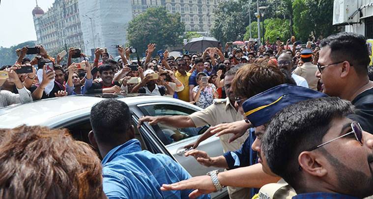 Gauri Khan, Gauri Khan birthday celebrations, Shah Rukh Khan, Shah Rukh Khan photos, abram, abram latest photos, srk gauri abram, Farah Khan