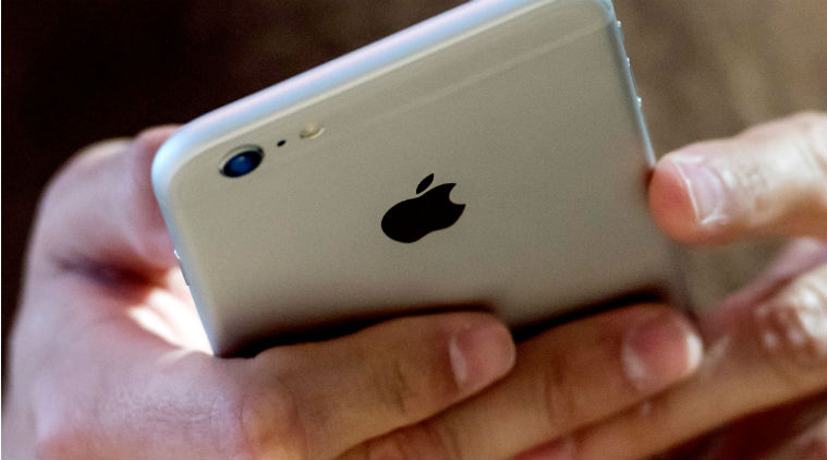 FBI, Apple, FBI vs Apple, San Bernardino shooting, Apple iPhone hack, iPhone data secrecy, cyberattack risk, iPhone encryption technology, US Justice Department, FBI hacking tool 