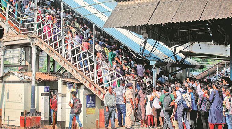 Mumbai locals, Mumbai local accidents, Indian Railways, Mumbai stampede, Elphinstone Road station stampede, Elphinstone Railway station stampede, Elphinstone foot overbridge, mumbai railway stampede, Devendra Fadnavis, Piyush Goyal, indian express