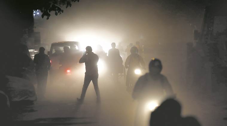 Delhi Luftverschmutzung Uberprufung Der Lkw Controlling Stoppeln Brennen Etwas Auf Dem Boden Zu Verandern Allinfo