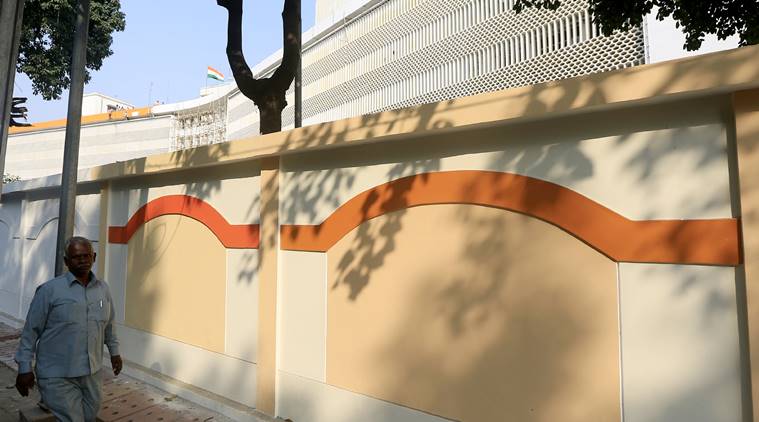 Uttar Pradesh secretariate, UP CM's secretariate, Annexe, Annexe painted saffron, UP CM secretariate painted saffron, India news, Indian express news