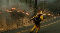 California wildfires: 31 dead, hundreds missing as fire crews gain ground