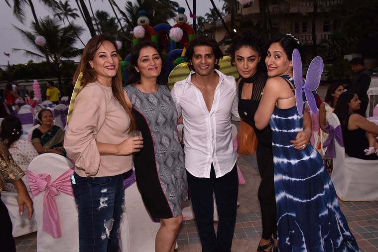 Karanvir Bohra, Teejay Sidhu, Karanvir Bohra daughter's birthday, Karanvir Bohra twins, Karanvir Bohra daughters first bithday photos, Karanvir Bohra news, Bella, Vienna, Bella Vienna first birthday, Teejay Sidhu daughters