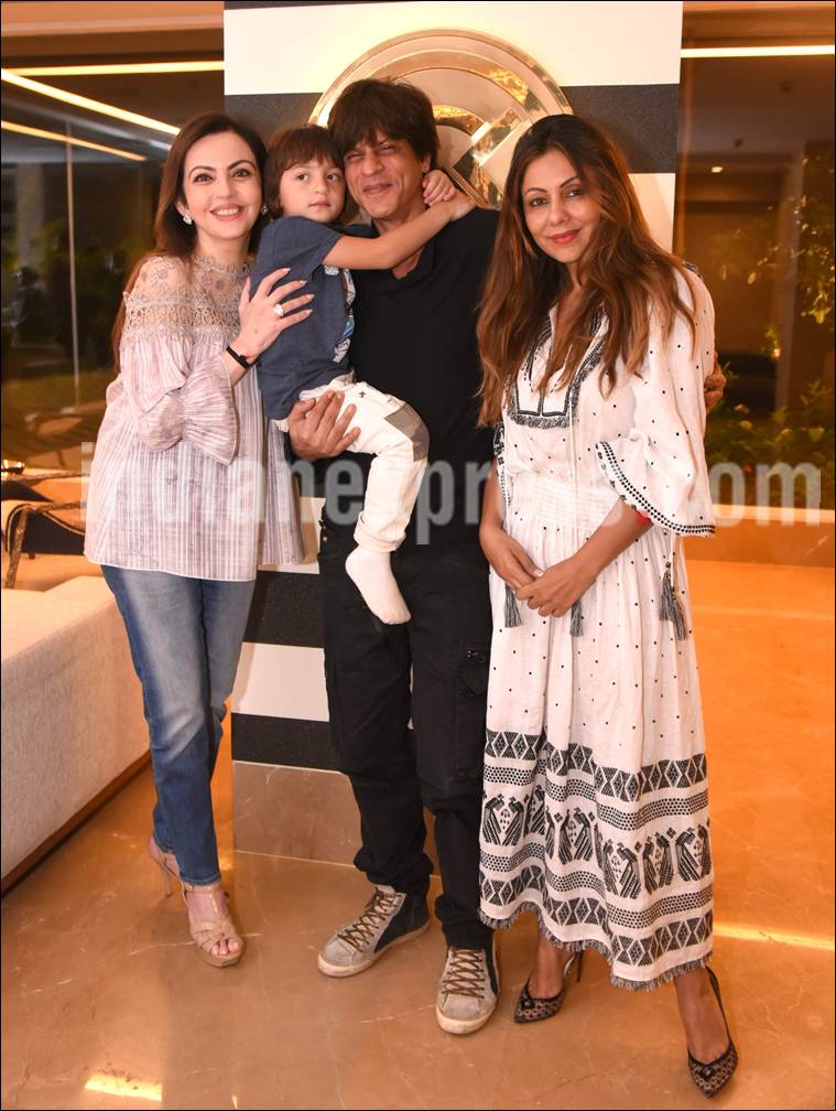 shah rukh khan, abram, gauri khan, abram images, shah rukh abram images 
