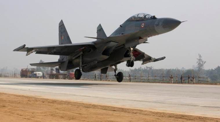Agra-Lucknow Expressway, Indian Air Force, IAF touchdown, Uttar Pradesh IAF drill, Touch and Go Exercise, India news, Indian Express
