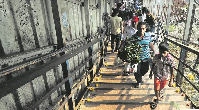 mumbai footoverbridges, mumbai footoverbridge stampede, central railway stations,mumbai central, Central Railway stations,mumbai local train stations, escalators in train stations, mumbai news