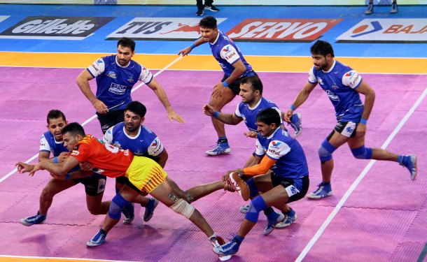 Pro Kabaddi 2017, Pro Kabaddi season 5, Gujarat Fortunegiants, Bengal Warriors, Patna Pirates, Puneri Paltan, Up Yoddha, haryana Steelers, kabaddi photos, Indian Express