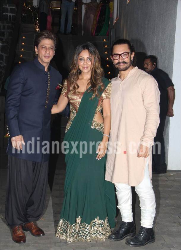 shah rukh khan, shah rukh khan aamir khan, aamir shah rukh diwali photos, shahrukh diwali images. shah rukh khan images