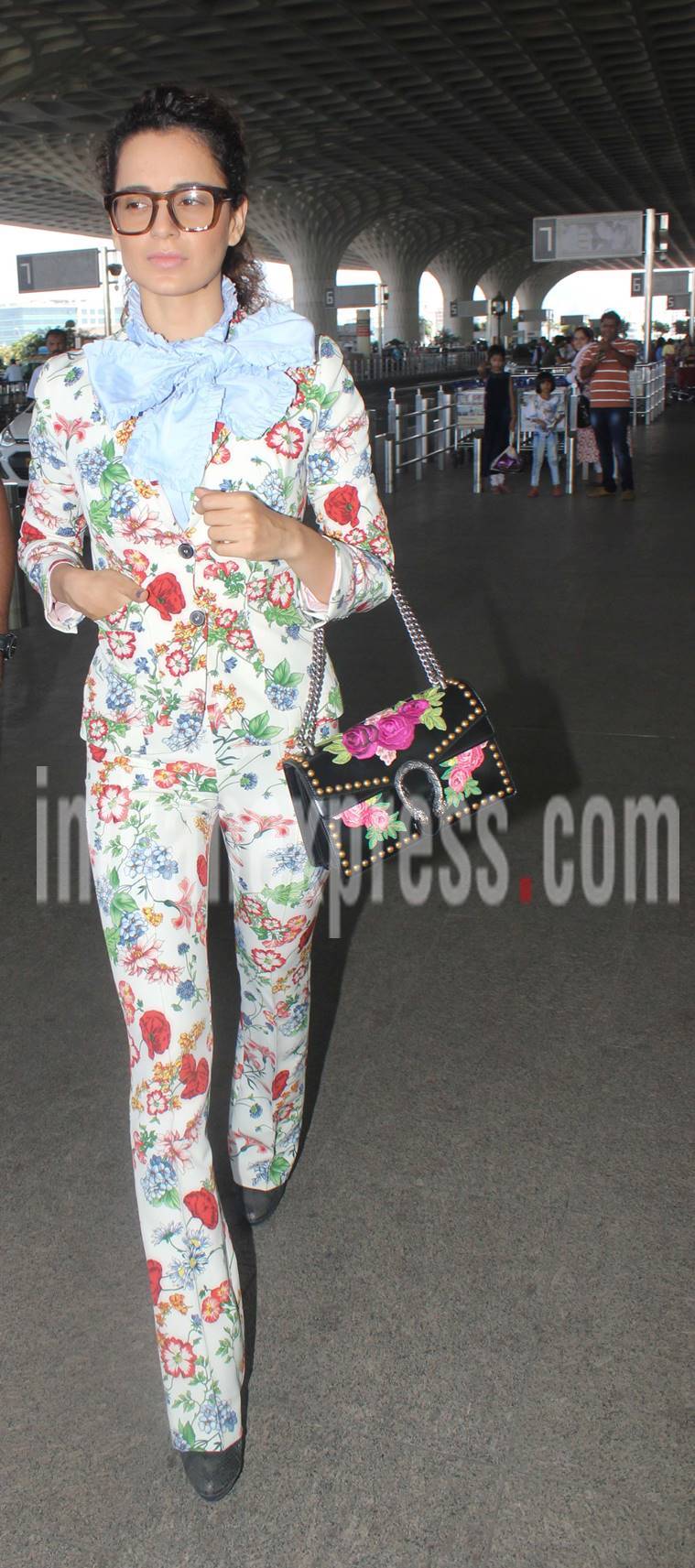 Kangana Ranaut, Kangana Ranaut latest photos, Kangana Ranaut fashion, Kangana Ranaut airport style, indian express, indian express news