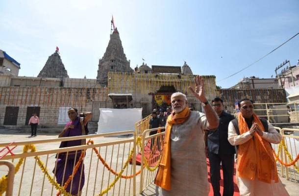 narendra modi, gujarat, narendra modi gujarat visit, narendra modi gujarat visit pics, modi gujarat pictures, narendra modi gujarat projects, gujarat development projects, gujarat, Dwarkadheesh Temple,indian express