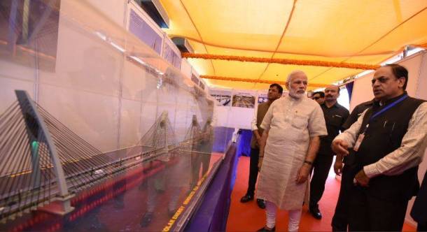narendra modi, gujarat, narendra modi gujarat visit, narendra modi gujarat visit pics, modi gujarat pictures, narendra modi gujarat projects, gujarat development projects, gujarat, Dwarkadheesh Temple,indian express