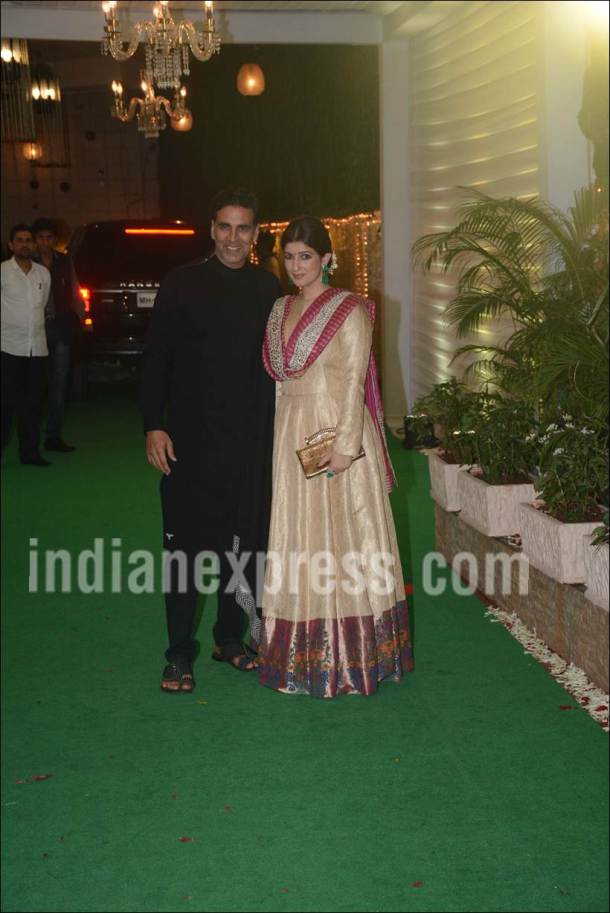 akshay kumar, twinkle khanna, akshay twinkle photos, twinkle akshay images, akshay twinkle diwali party, akshay kumar bollywood party