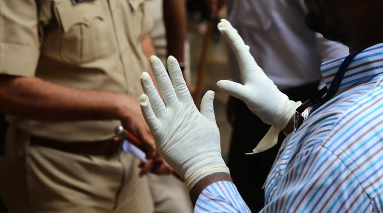 elphinstone, elphinstone road station stampede, KEM hospital, KEM hospital politicians, mumbai stampede, piyush goyal, uddhav thackeray, mumbai news, 